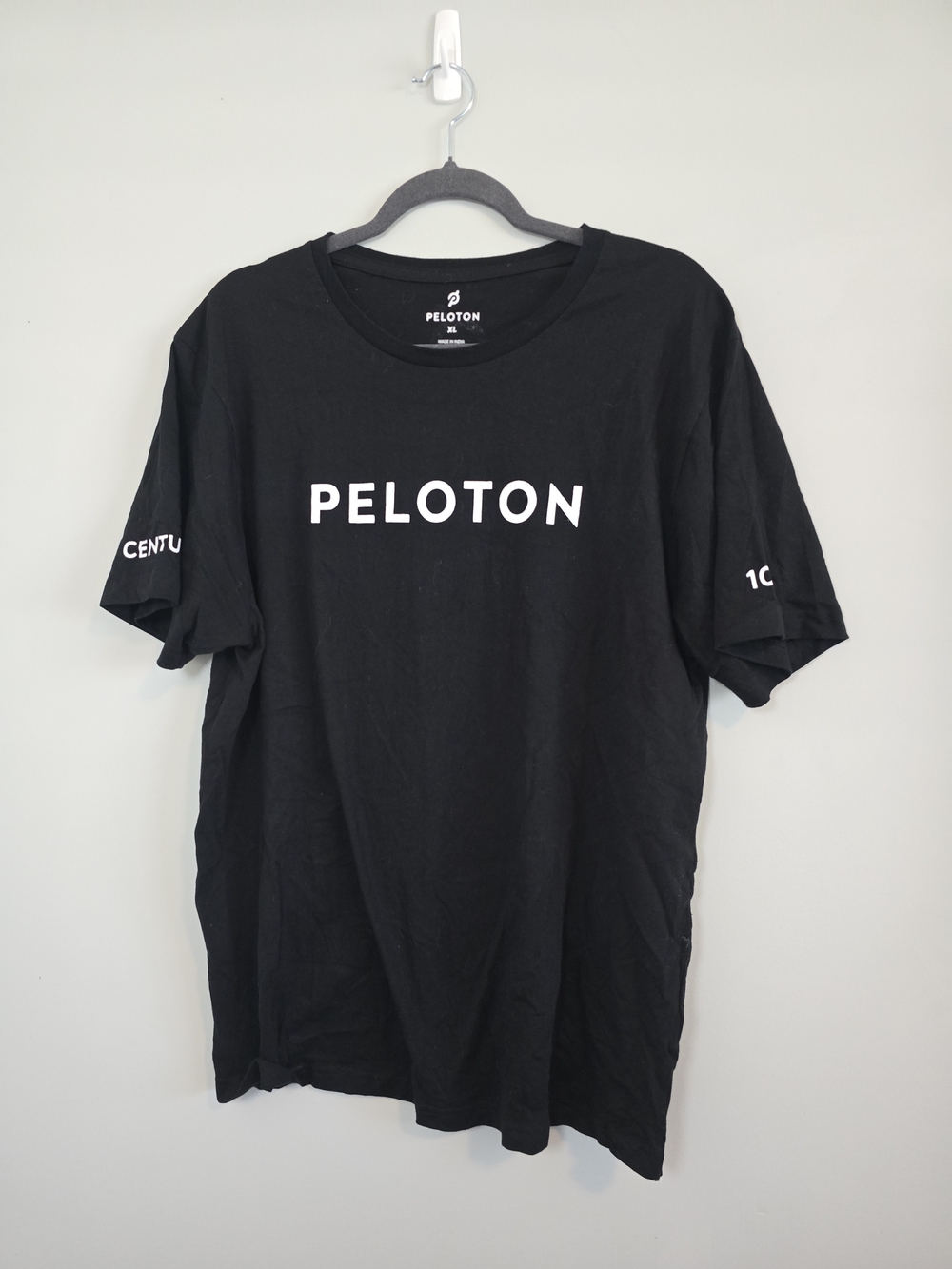 Peloton Century Club 100 Rides Black Logo T-Shirt Unisex XL